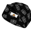 Beanie mit Skelett-Totenkopf und gekreuzten Knochen, Schwarz, Allover-Print