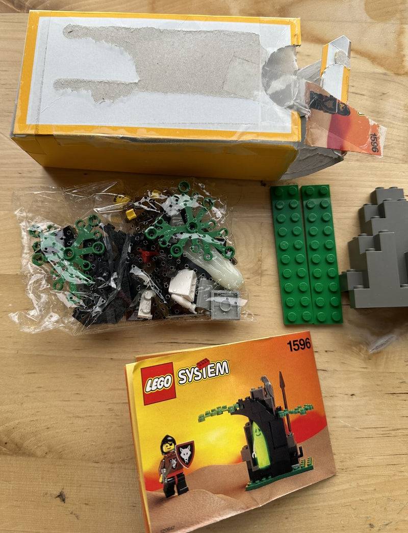 Lego 1596 Castle Ghostly Hideout Vintage 1993 Open Box Sealed Bag