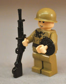 BrickArms DP-28 mit Munitionswanne und Zweibein